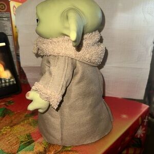Baby Yoda Battery operated.